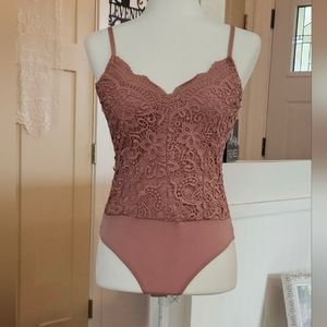 NWOT'S- IRIS - Mauve Lace Bodysuit - Snap Crotch - Adjustable Straps - Size S
